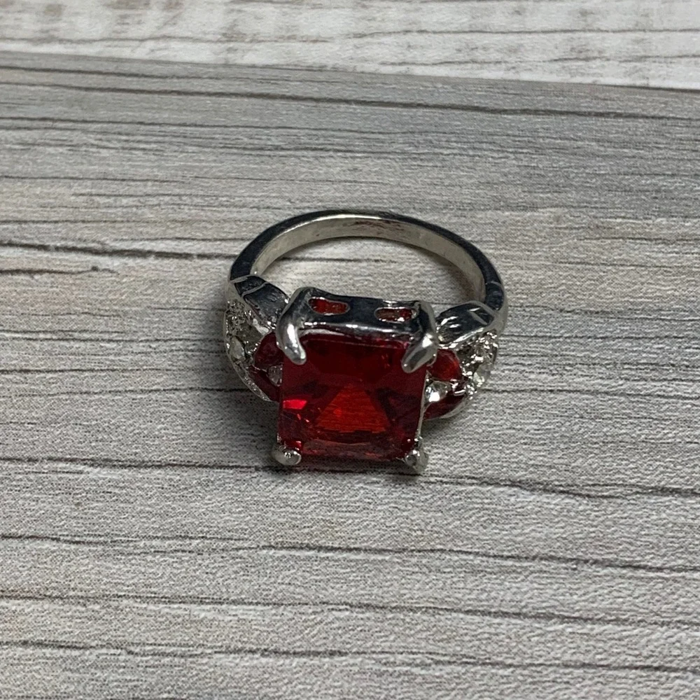 Red Emerald Cut Crystal Cocktail Ring Silver Tone Size 6 Marquise Accents 4663